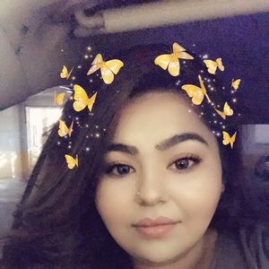 Meet your Posher, Damaris